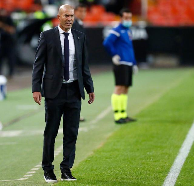 记者：齐达内有数月未与一些球员沟通，暂时会留任