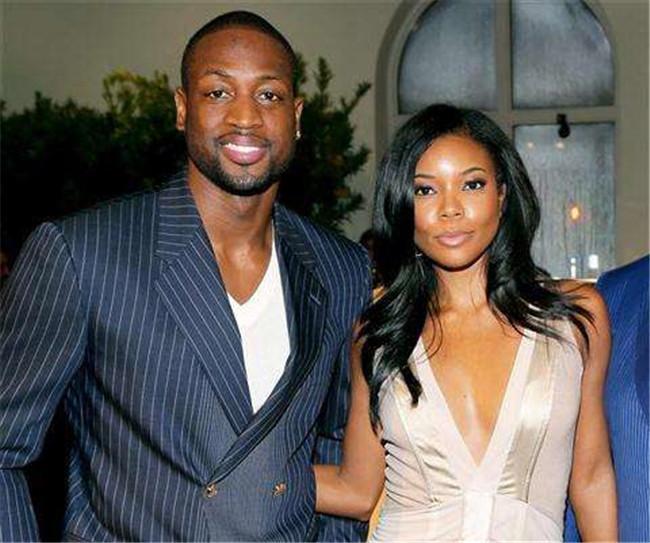 拿到1500万赔偿，韦德前妻为何还上街乞讨声讨韦德呢？