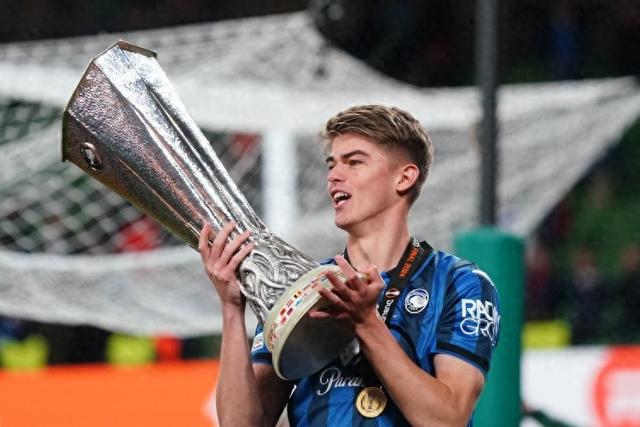 米兰确认：德凯特拉雷被亚特兰大触发买断条款永久转会