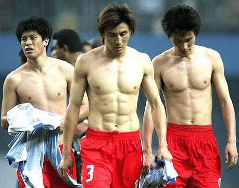 06年世界杯预选赛，国足对阵香港为何会因为算错比分被淘汰？