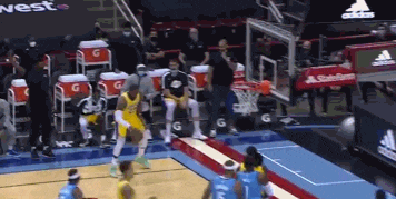 双杀火箭稳居第一！詹姆斯谈不看框三分：最像库里+和施罗德打赌