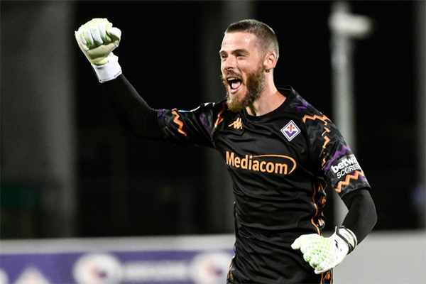 曼联弃门神发威，意甲黑马七连胜，滕哈格难堪