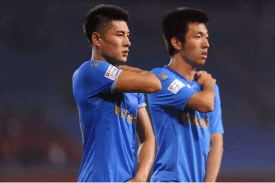 面临海归！27岁武磊师弟迷失欧洲“没落豪门”，穿10号战袍3场1球