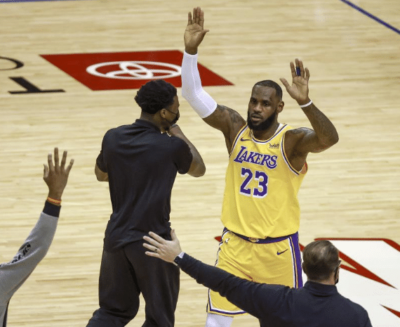 詹姆斯拿第5座MVP？看看几个竞争对手的情况，难度真不大