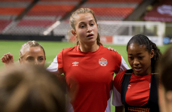 拜仁or曼城？20岁天才小将转会在即，阿方索-戴维斯成关键因素