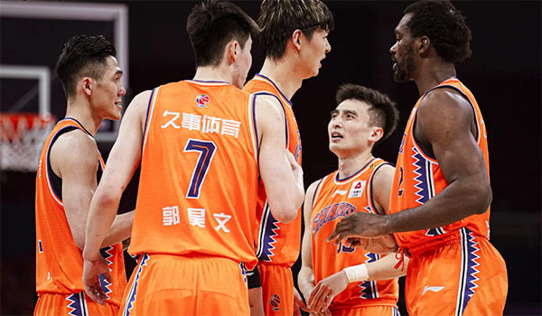 上海男篮休赛期人员变动 任骏威率先离队