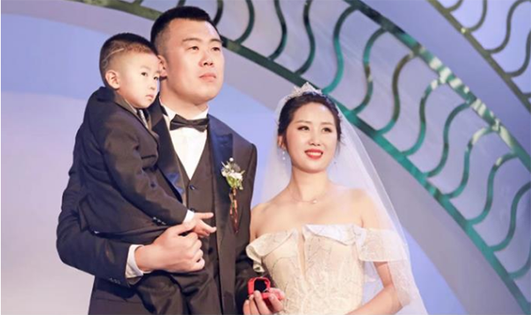 37岁韩德君退役疑云，李晓旭回应，官宣决定，郭艾伦表祝福