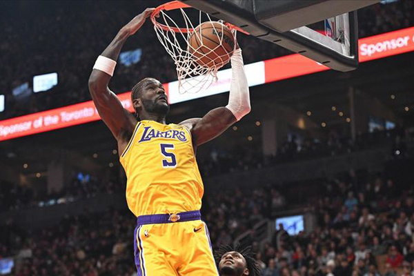 艾顿成湖人内线定海神针,高效表现助球队冲击NBA杯