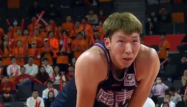 周琦拒续约广东，杜锋水哥风波再起！ 要价曝光，周琦广东续约陷僵局