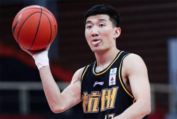 正式离队！广厦男篮首位离队者曝光，对胡金秋失望并将联手超级中锋