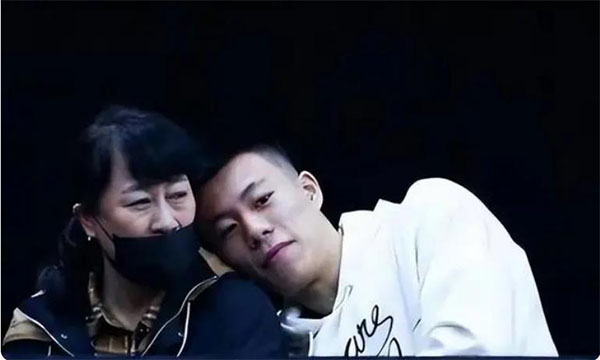 辽篮妈妈职业揭秘：张镇麟妈妈局长，大韩农民，郭艾伦小旭惊人