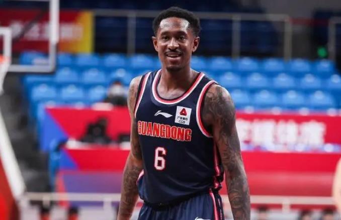 朱芳雨送马尚大礼，男篮国手被曝年龄造假，郭艾伦回应落选男篮