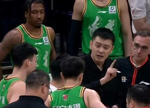 辽宁男篮调整外援，亚当斯离队引关注