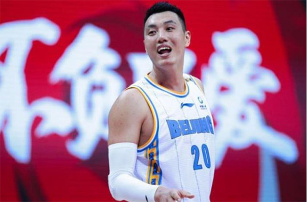 首钢男篮集训进行时，方硕续约或无悬念，张卓官宣离队