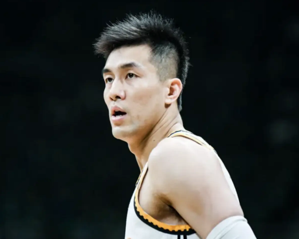 郭艾伦开启新征程：加盟广州龙狮，新赛季引关注