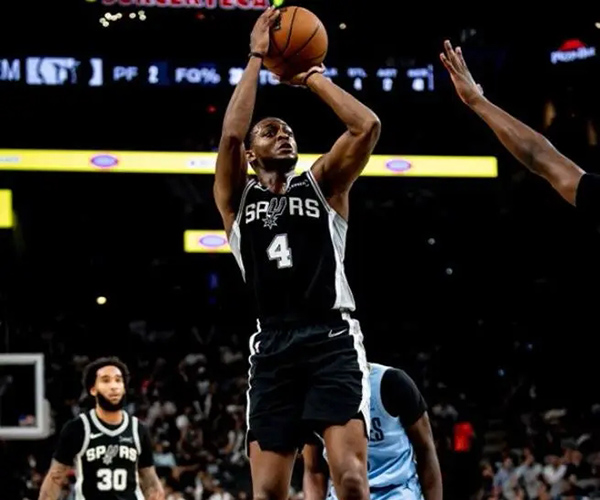 巴恩斯7记三分率<a href=/lanqiugaoqing/spurs/ target=_blank class=infotextkey>马刺</a>双杀灰熊 残阵灰熊虽败犹荣