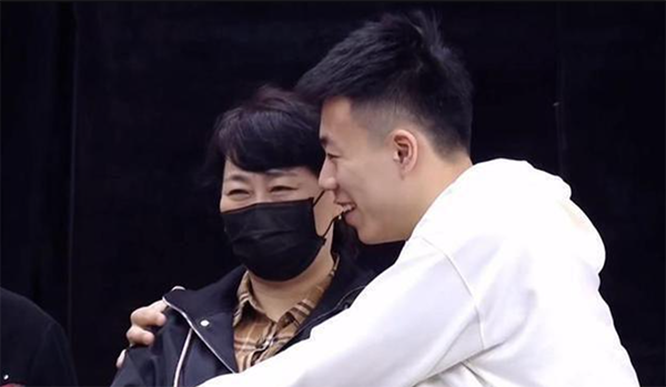 谣！王芳未现场观赛，广东体育领导督战，球迷嘲讽张镇麟