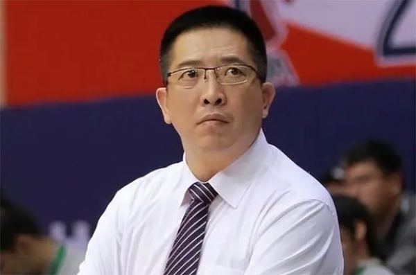 “中国乔丹”胡卫东：从男篮传奇到村BA推荐官