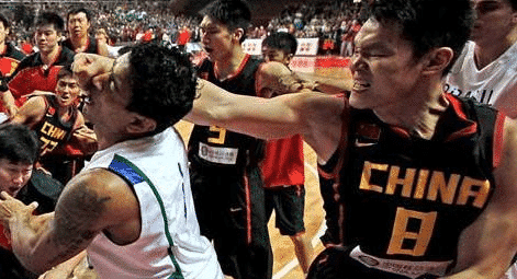 为阿联出头，追打波多黎各球员的李楠最终受到了什么处罚？