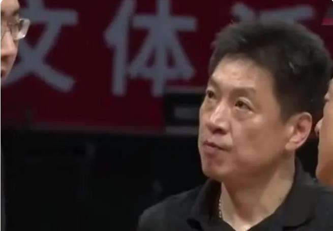 为何重罚李春江李楠？曝春哥主动揽责，名记回应，姚明选择没错