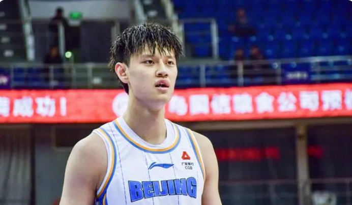 曾凡博退出男篮集训 康复之路亟待开启