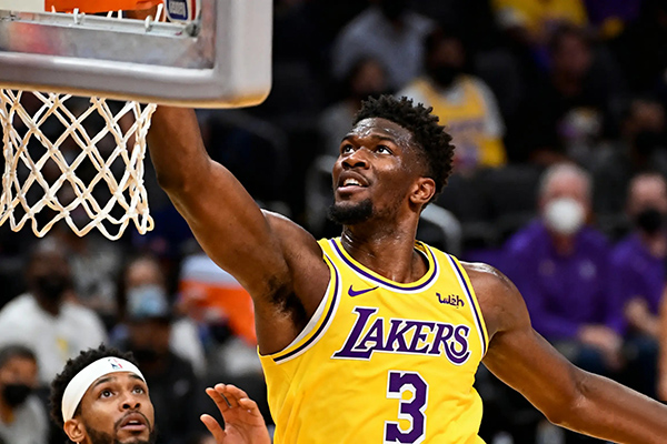<a href=/lanqiugaoqing/lakers/ target=_blank class=infotextkey>湖人</a>季前赛首胜:艾顿26分钟砍14+8,直言要做防守锚点