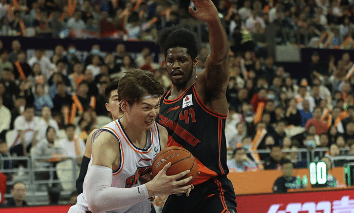 球市惨淡！上海男篮8进4门票遇冷，被指假球无人看，口碑崩塌