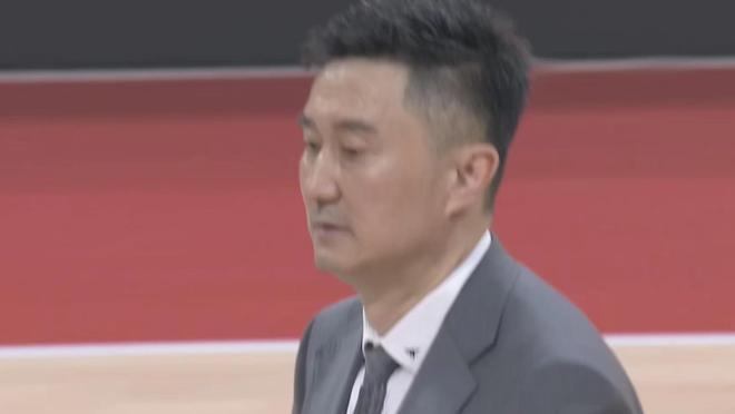 名记曝易建联退役，杜锋不续约，孙铭徽请赵睿吃饭，二飞或被交易