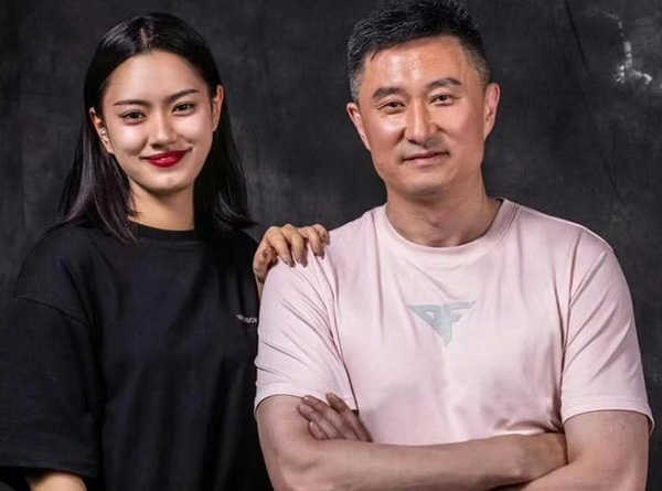 疑似内讧，曝杜锋或离任广东，朱芳雨处罚周琦，翻译曝威姆斯回归