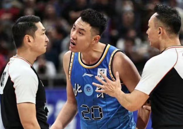 动手冲突，翟小川罚6万不禁赛，赵睿开新店，山东嘲讽辽篮罚球多