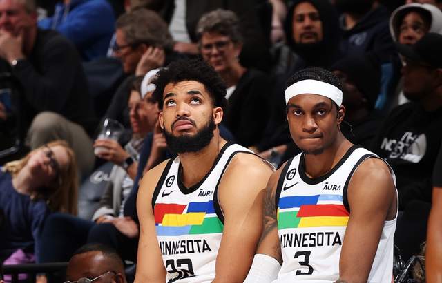 内讧警告！2.6亿状元大吐苦水，公开痛批10换1，2亿中锋恐遭弃