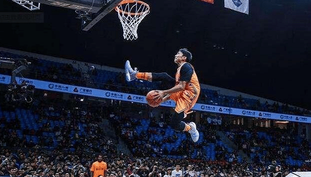 曝矣进宏将参加CBA选秀！曾勇夺扣篮王，28岁绰号云南滑翔机