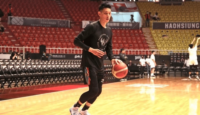 助攻追平纪录！林书豪首秀有多燃？赛后感谢球迷，互动太疯狂