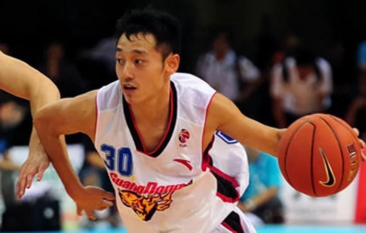 官宣，31岁史鸿飞重回广东，杜锋期待，合同曝光，曾单场砍157分