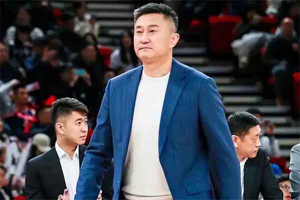 杜锋回归倒计时？张镇麟被针对，郭艾伦深夜诉衷肠